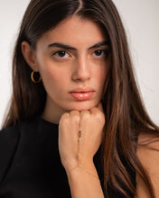 Load image into Gallery viewer, Link 18K Yellow Gold Hand Chain
